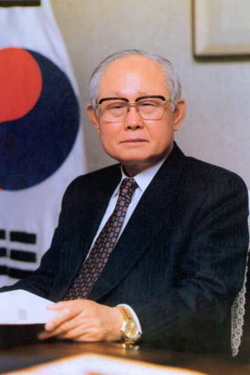 1st President <strong>Dr.Duk Young Oh</strong>